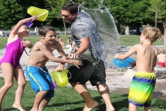4-water-fight-children-co-work-withkids-can-help-you